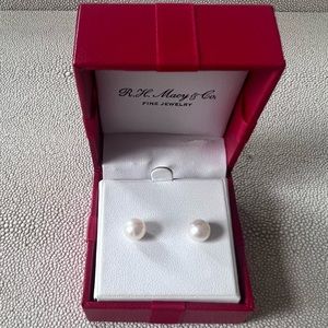 NWT Cultured Pearl Earring Studs